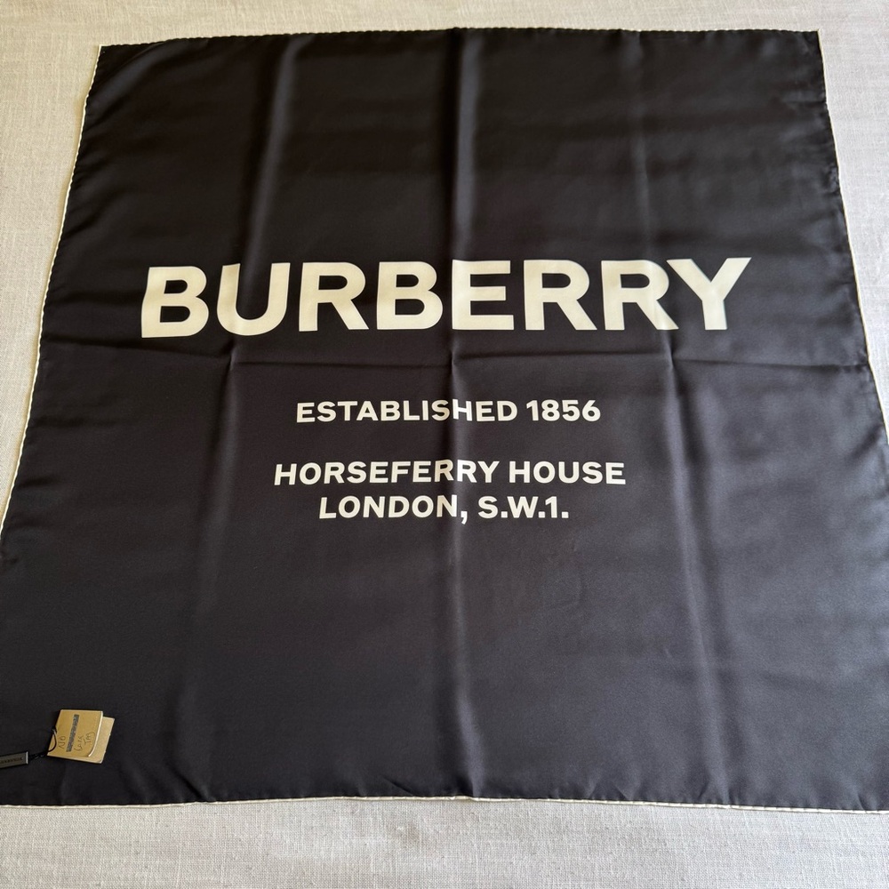 •NEW Burberry Black Silk Horseferry Print Logo Handrolled Scarf Shawl 35”x35”NWT